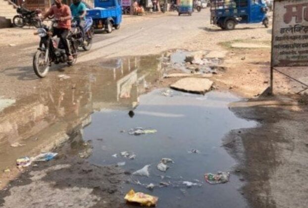 Sewer water flowing in Rajatalab